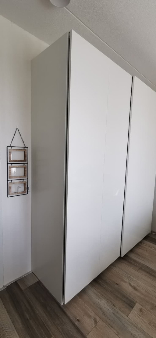 Kledingkast / Wardrobe