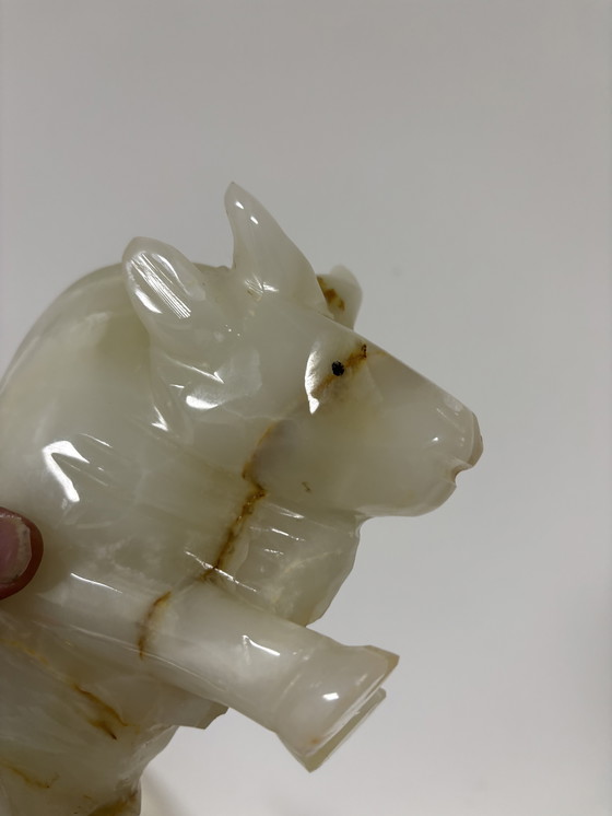 Image 1 of handgeslepen onyx beeldhouwwerk Stier