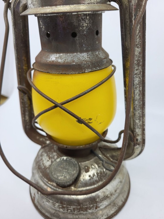 Image 1 of Feuer Hand Baby Special stormlamp, geel glas