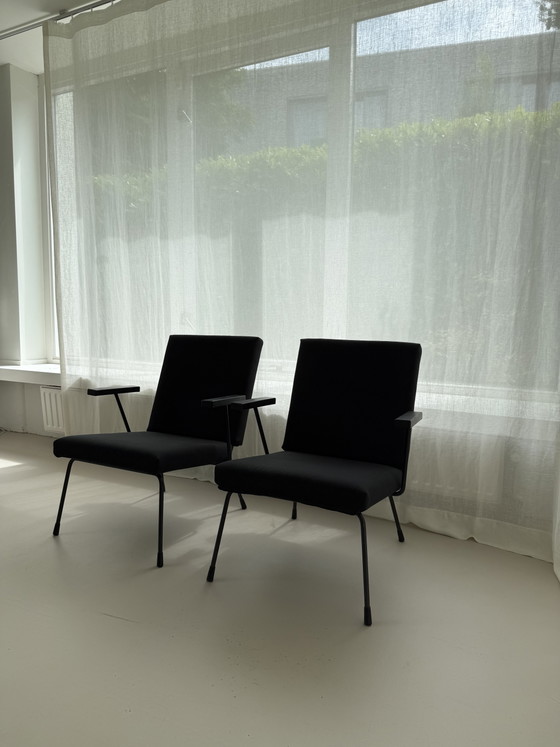 Image 1 of Zwei Sessel Gispen Modell 1401, entworfen von Wim Rietveld im Jahr 1954.