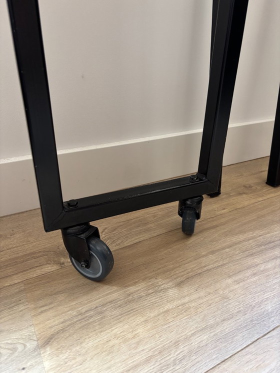 Image 1 of Op maat gemaakte opvouwbare houten bartafel op wielen