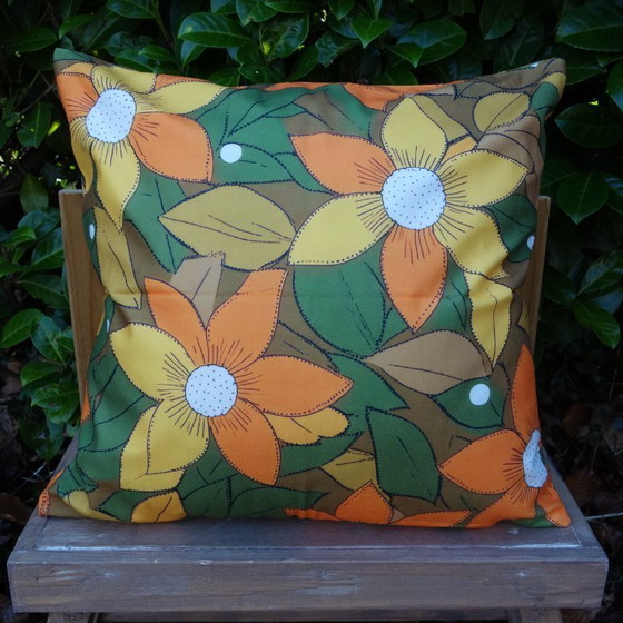 Image 1 of Set van 4 Retro kussenhoezen Seventies Hippie Flowerpower stijl 45 x 45 cm exclusief binnenkussen