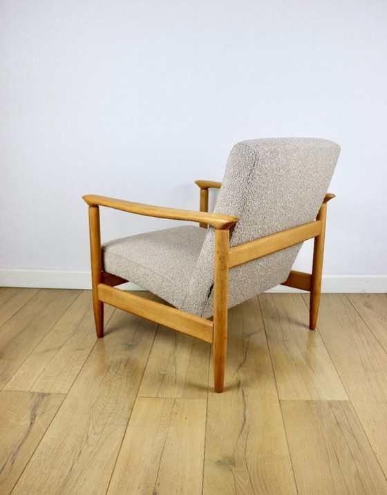 Image 1 of GFM-142 fauteuil, ontwerp van Edmund Homa uit de jaren 70, beige boucle - 2 stuks beschikbaar