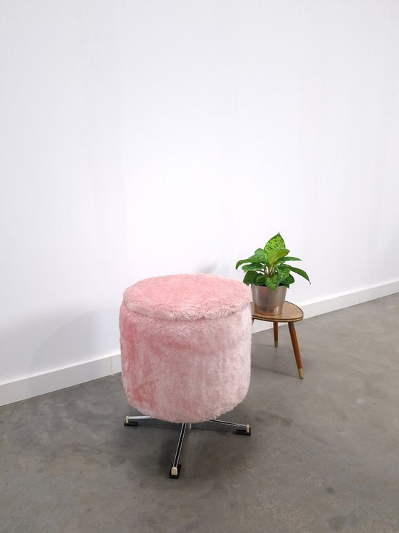 Pouf Rond Pivotant Moelleux Rose avec Couvercle et Pied Chromé – Poufs & repose-pieds, Chrome (photo 6 of 10)