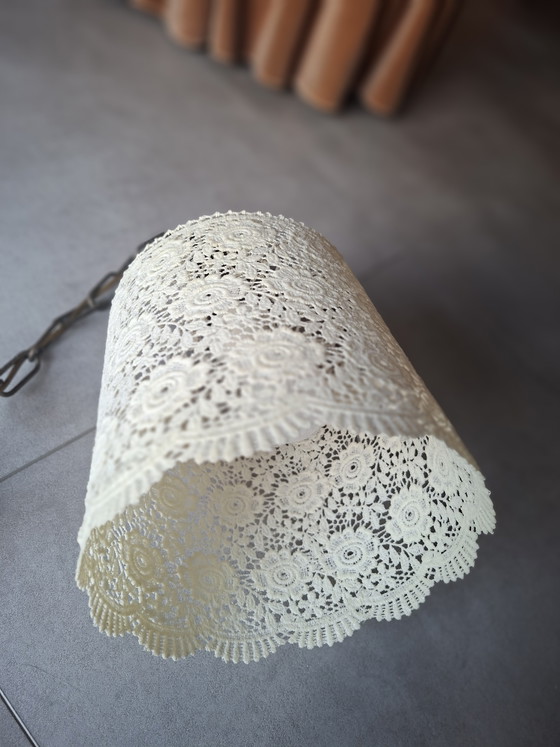 Vintage Hanglamp Met Kanten Lampenkap – Hanglampen, Textile (photo 4 of 5)