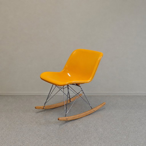 Vintage Houtoku/Artifort Rocking chair