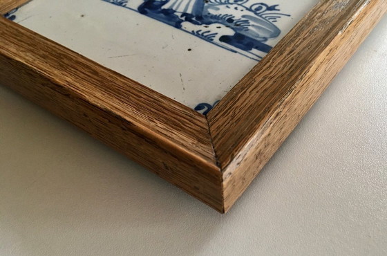Image 1 of Azulejo azul de Delft de aproximadamente 1650-1750 con marco de roble