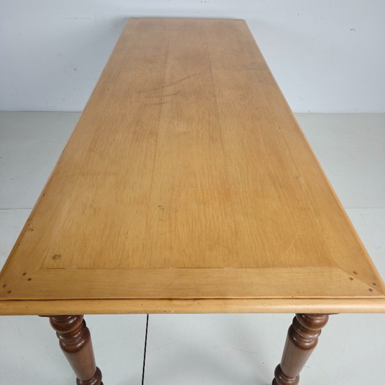 Image 1 of French dining table from the late 20th century with turned legs.