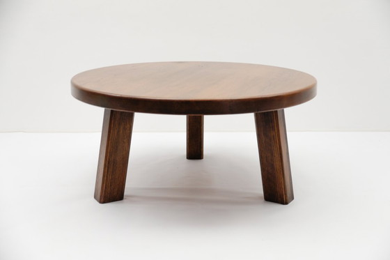 Image 1 of Ronde eikenhouten Franse salontafel in Pierre Chapo-stijl, jaren 60.