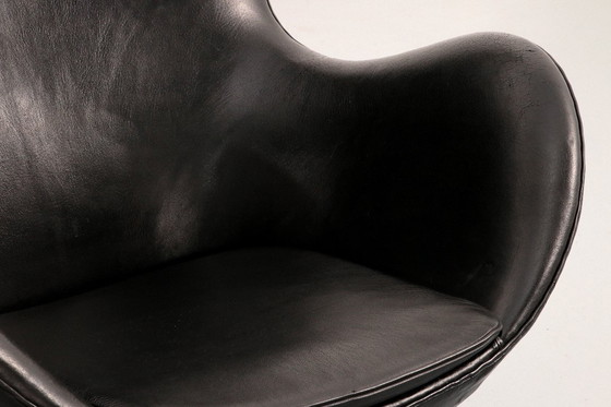 Image 1 of Sedia Egg - Arne Jacobsen, Danimarca, 1960 - Pelle nera di Fritz Hansen