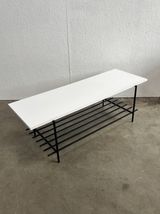 Image 1 of Table basse vintage, plateau en bois blanc sur structure en acier noir. 1970's