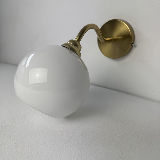 Vintage Opaline wall lamp