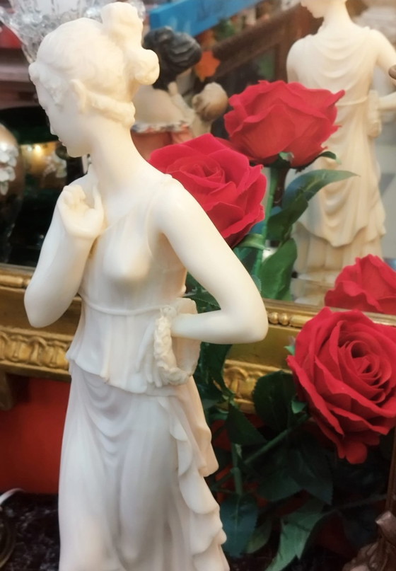 Image 1 of Statue der Tänzerin aus weißem Alabaster, 41 cm