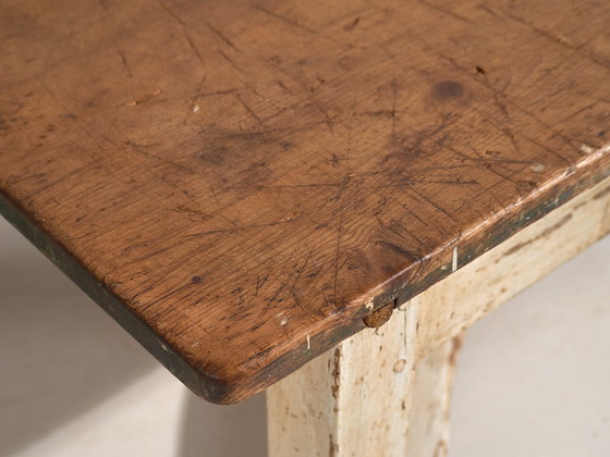 Antiker weißer niedriger Beistelltisch (ca. 1920), Esstische, Holz, Keramik (Foto 42 von 49)
