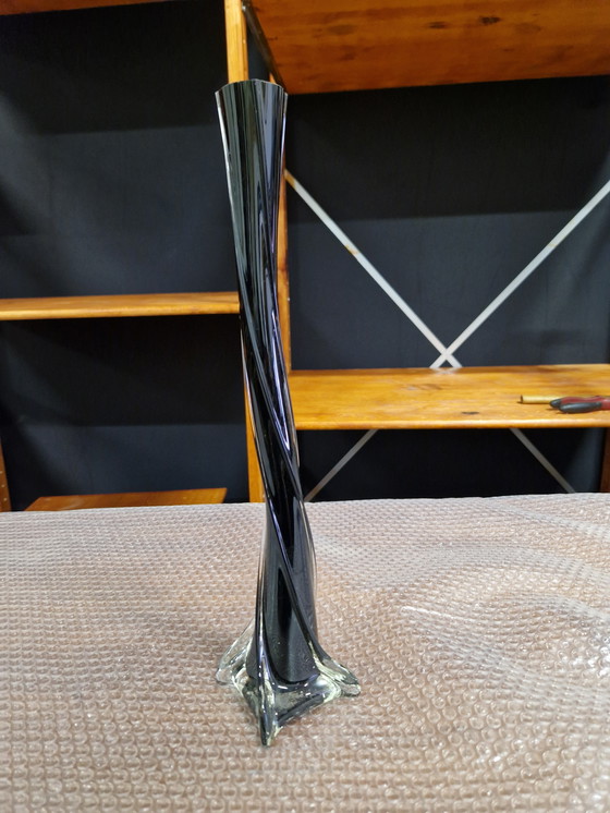 Image 1 of Vaso retrò nero tornito