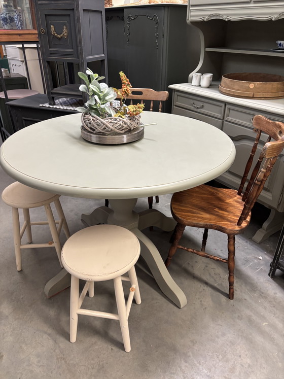 Image 1 of Vintage round table / dining table