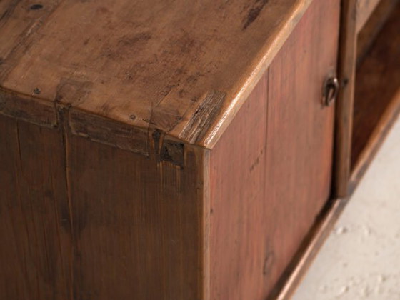 Antique low cabinet in pine wood – China, circa 1900 – Storage cabinet, Iron (photo 11 of 40)