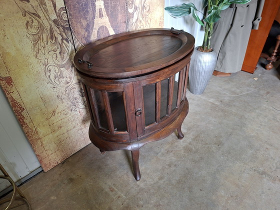 Image 1 of Teakhouten theekastje, vitrinekastje, whiskeybar, wijnkastje met afneembaar serveerblad afm. 69x50cm en 74cm hoog.
