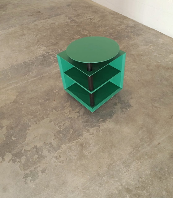 Image 1 of Vintage postmodern bijzettafeltje, groen