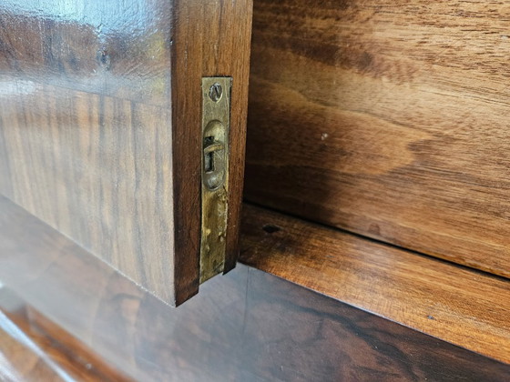 Image 1 of Exclusive 1940s Art Decò sideboard in walnut burl with mirror