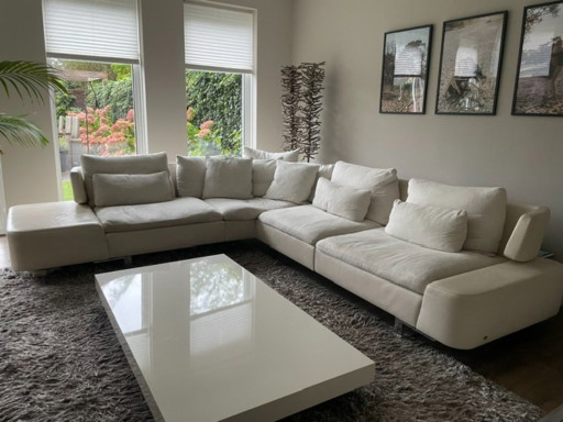 Großes Natuzzi Ecksofa in heller Farbe