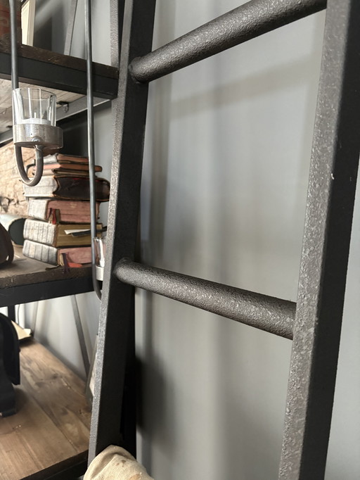 Armoire rustique/industrielle