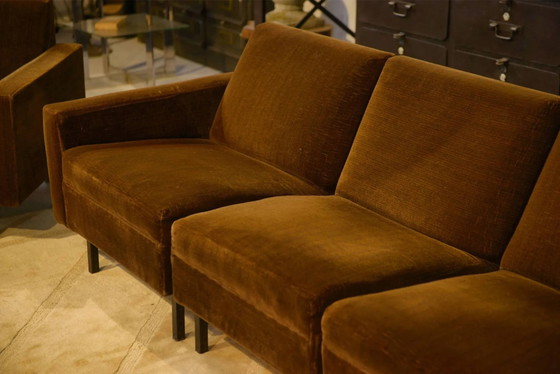 Set divano e 2 poltrone in velluto marrone degli anni '60. – Set da salotto, Design (photo 9 of 17)