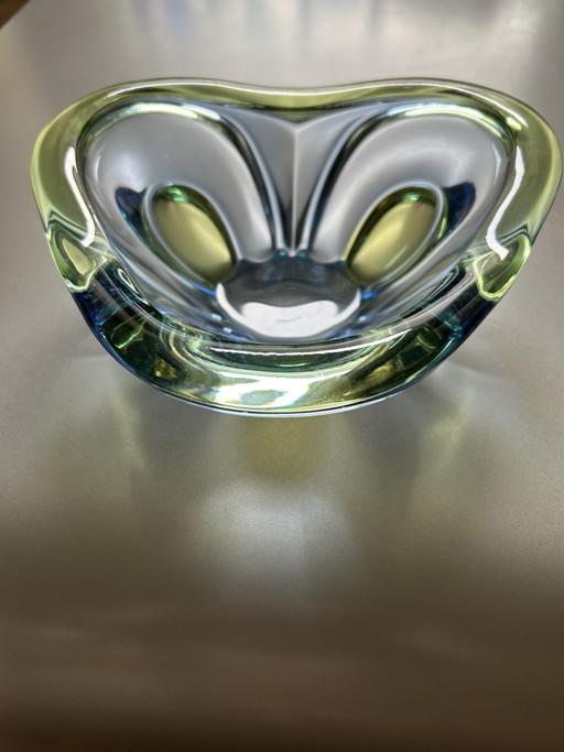 Ciotola vintage in vetro di Murano risalente al 1960 circa.