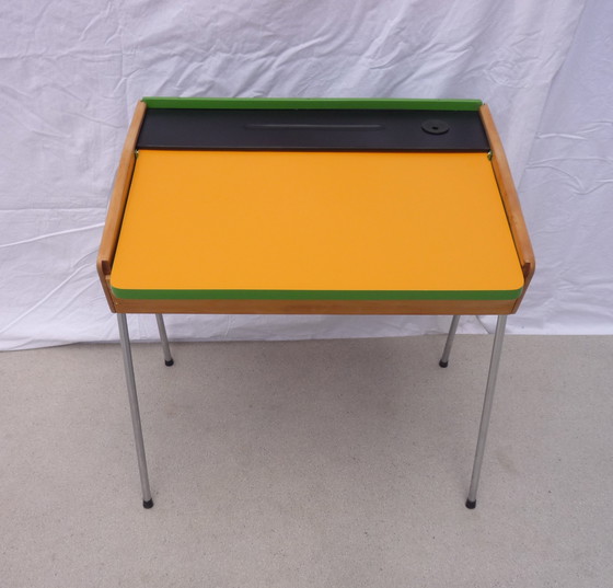 Image 1 of Vintage klein schoolbankje