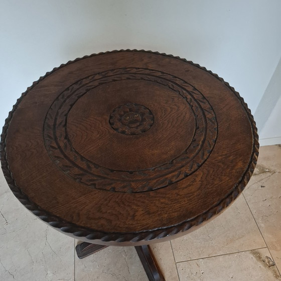 Image 1 of MESA ANTIGUA DE ROBLE TALLADO