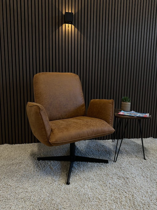 Poltrona Lugo in microfibra color cognac