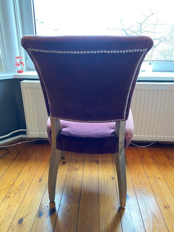 Image 1 of Set mit 3 Timothy Oulton Mimi Esszimmerstühlen – 2 aus Samt, 1 aus Leinen