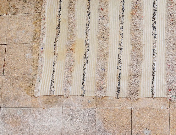 Image 1 of Marokkanischer Berberteppich handira 260x130 cm wendbar aus Wolle und Pailletten