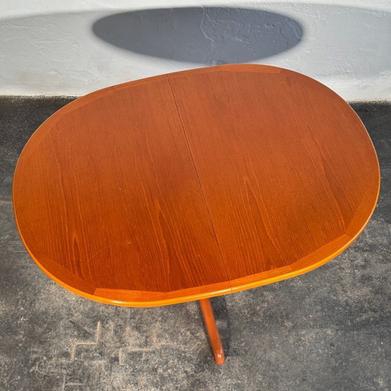 Image 1 of British Oval Extendable Teak Dining Table, 1960s