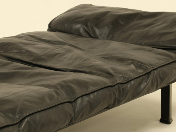 Image 1 of Ligbed van Zanotta in zwart leer