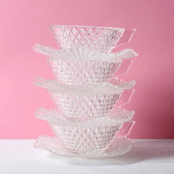 Image 1 of Servizio da tè in vetro trasparente di metà secolo / Decorazione con taglio a diamante / 4 tazze + 4 piattini / Italia / Anni '6