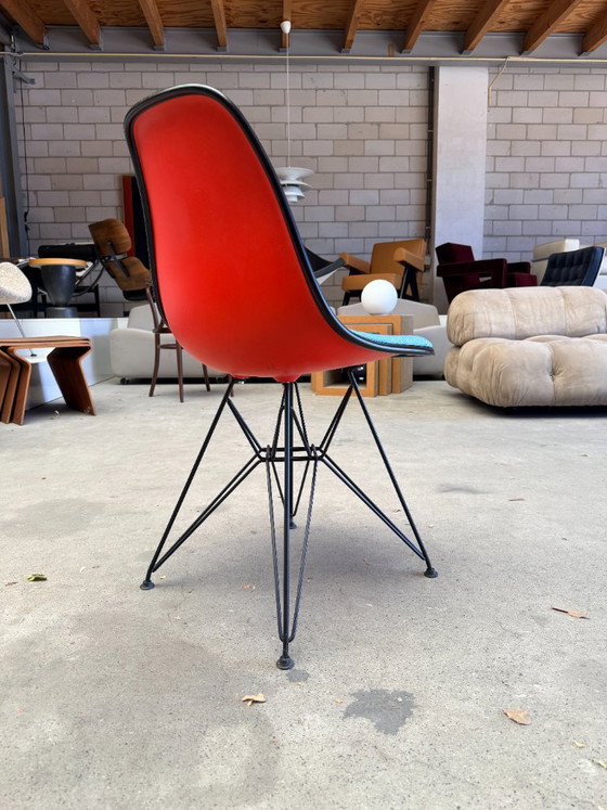 Vitra Eames DSR gestoffeerd (set van 4) – Eetkamerstoelen, Metal, Plastic (photo 7 of 9)