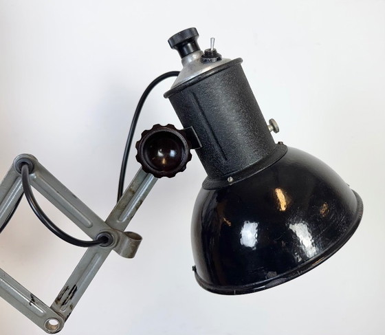 Image 1 of Industriële zwarte geëmailleerde schaarwandlamp, jaren 50