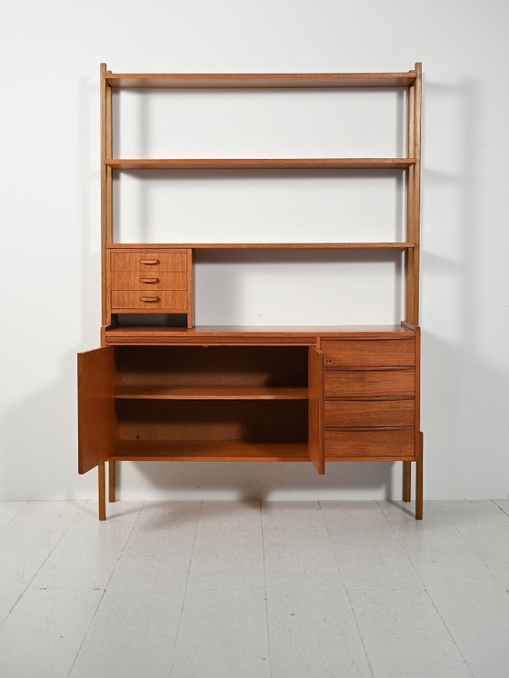 Image 1 of Scandinavische teakhouten boekenkast met uitschuifbaar bureau, jaren 1950-1960