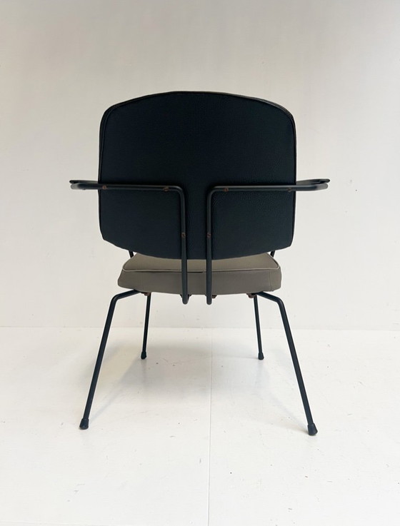 Image 1 of Poltrona modello 5002 con tavolo di Rudolf Wolf per Elsrijk, anni '50