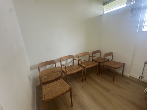 6 x Niels Otto Møller Stoelen, jaren 60, eiken met rieten zitting.
