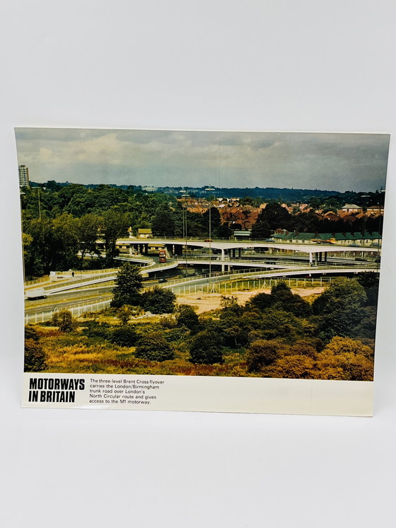 Image 1 of Lot de 8 photos cartonnées « Motorways in Britain « 