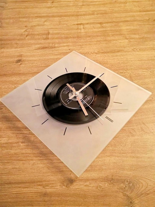 Unique Vintage Clock / 45 T Vinyl / Original home decoration