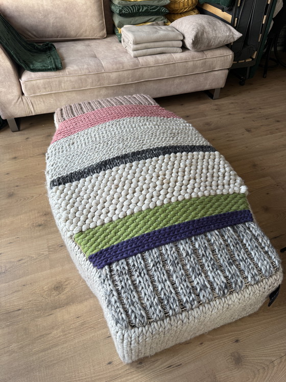 Image 1 of Mangas Pouf Bell