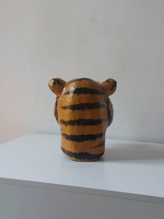Image 1 of Ancien masque de tigre en papier mâché peint à la main, accessoire de théâtre pour enfants