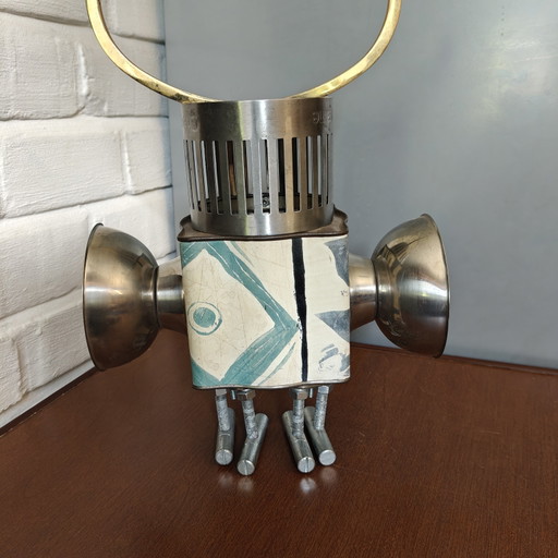 Escultura de caballero robot steampunk hecha a mano, arte de ensamblaje con objetos encontrados, metal mixto (photo 2 of 7)