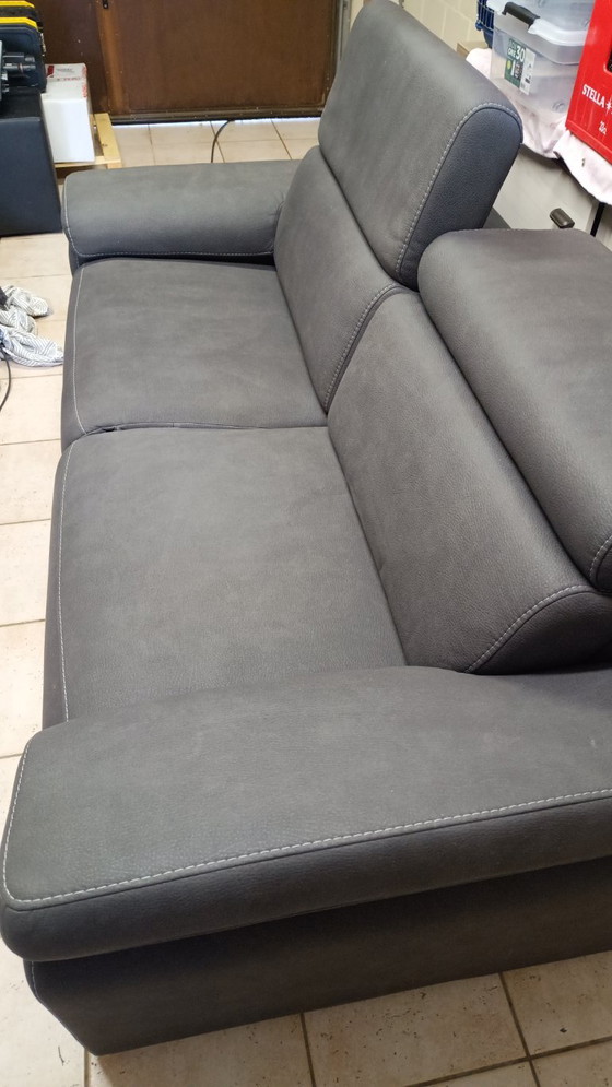 Ruime 3-Zitsofa In Zwart — Verstelbare Arm- En Hoofdsteunen – o&o, 3-5 zitsbanken, Plastic (photo 4 of 7)
