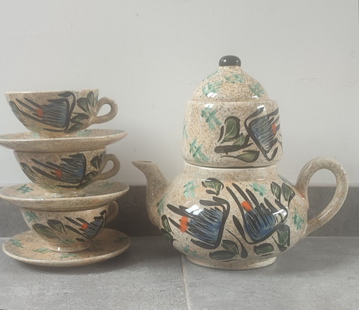Grande servizio da tè in ceramica firmato Vallauris, risalente al 1960.