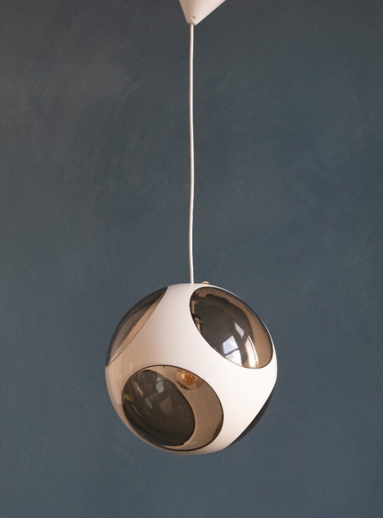 Image 1 of Lámpara colgante espacial redonda blanca con forma de ojo de insecto