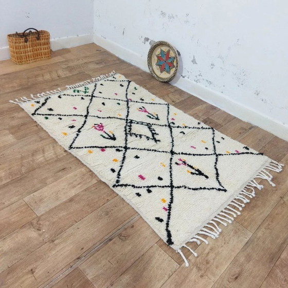 Image 1 of Wollen Azilal vloerkleed crème – ruiten en bloemmotieven handgeweven (173×110 cm)